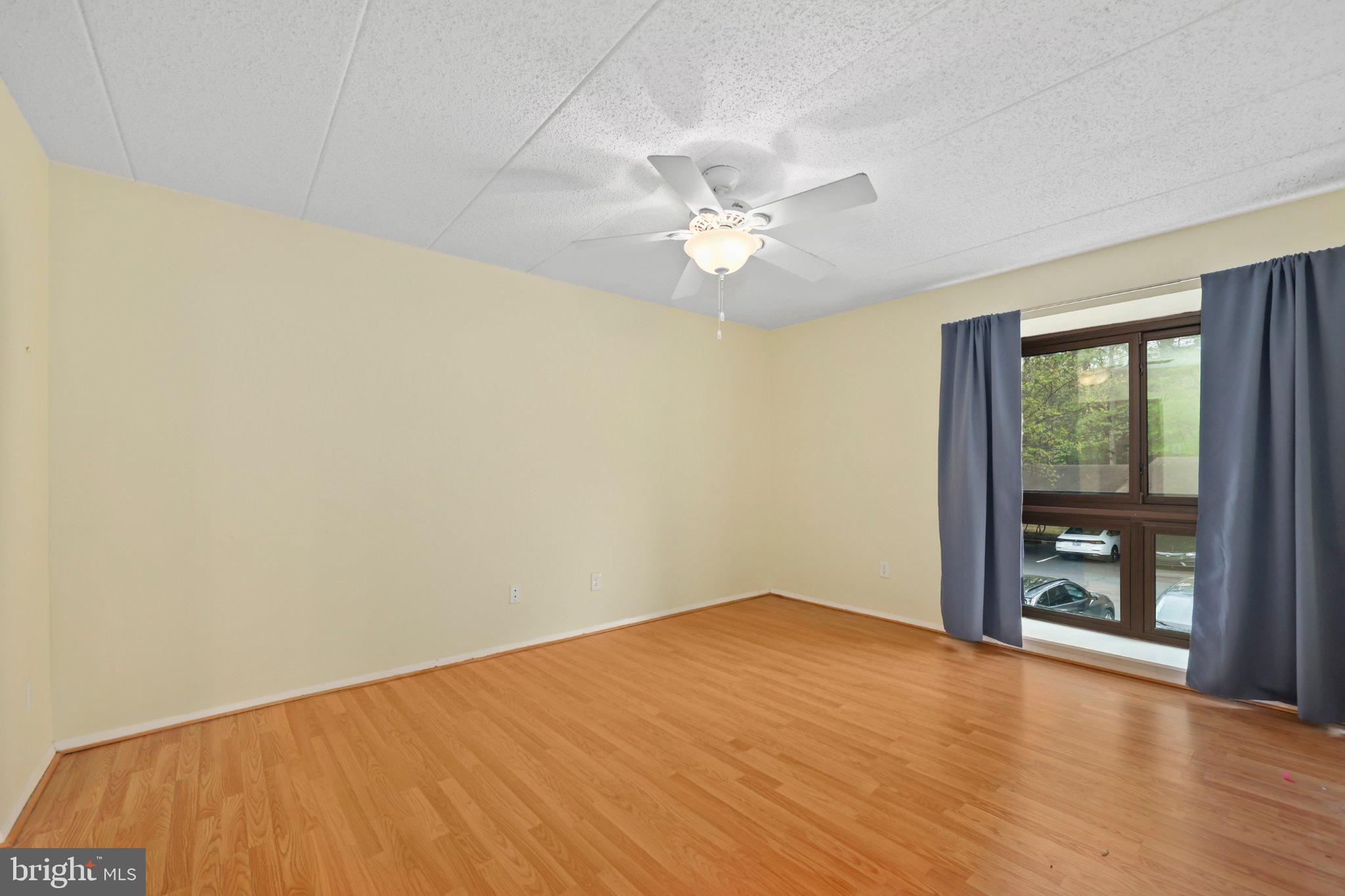 2116 Green Watch Way, Unit 10/201D Reston, VA 20191 - Photo 26 of 32 Spacious room with natural light.