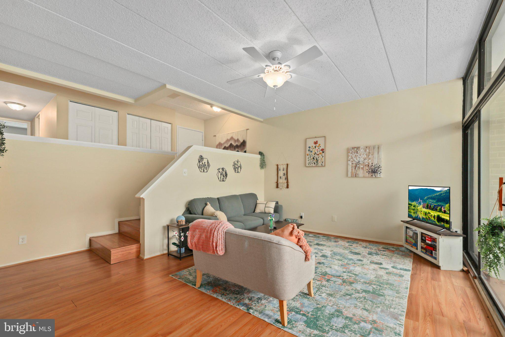 2116 Green Watch Way, Unit 10/201D Reston, VA 20191 - Photo 7 of 32 Bright and inviting living space.