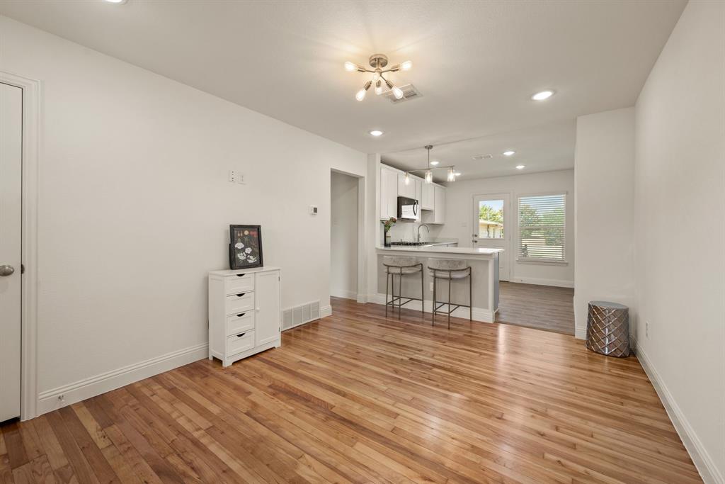 4096 Merida Avenue Fort Worth, TX 76110 - Photo 4 of 17