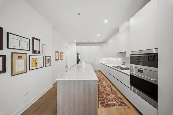 $2,000,000 | 323 South Racine Avenue, Unit PHD, Chicago, IL 60607