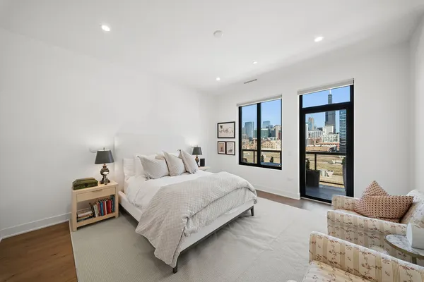 $2,000,000 | 323 South Racine Avenue, Unit PHD, Chicago, IL 60607