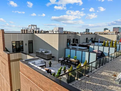 $2,000,000 | 323 South Racine Avenue, Unit PHD, Chicago, IL 60607