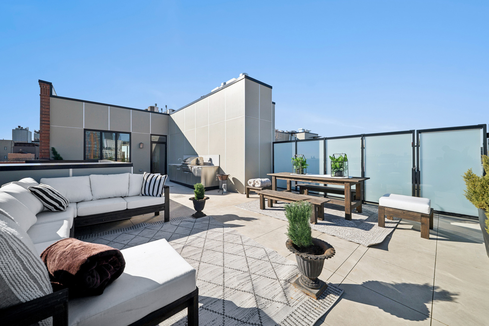 323 South Racine Avenue, Unit PHD Chicago, IL 60607 - Photo 37 of 47