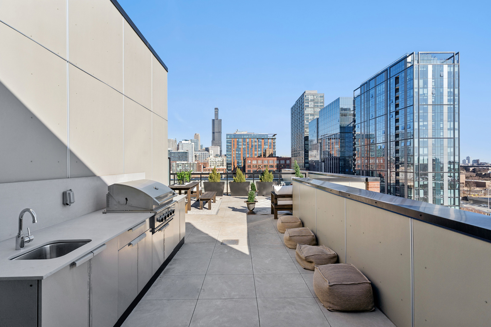 323 South Racine Avenue, Unit PHD Chicago, IL 60607 - Photo 37 of 47