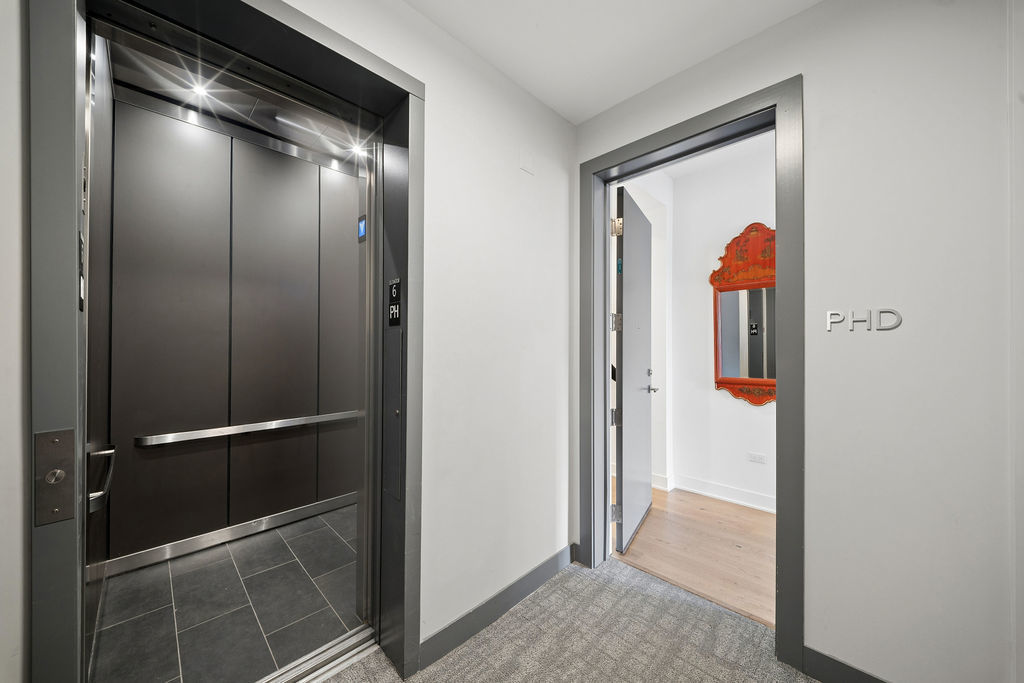 323 South Racine Avenue, Unit PHD Chicago, IL 60607 - Photo 40 of 47