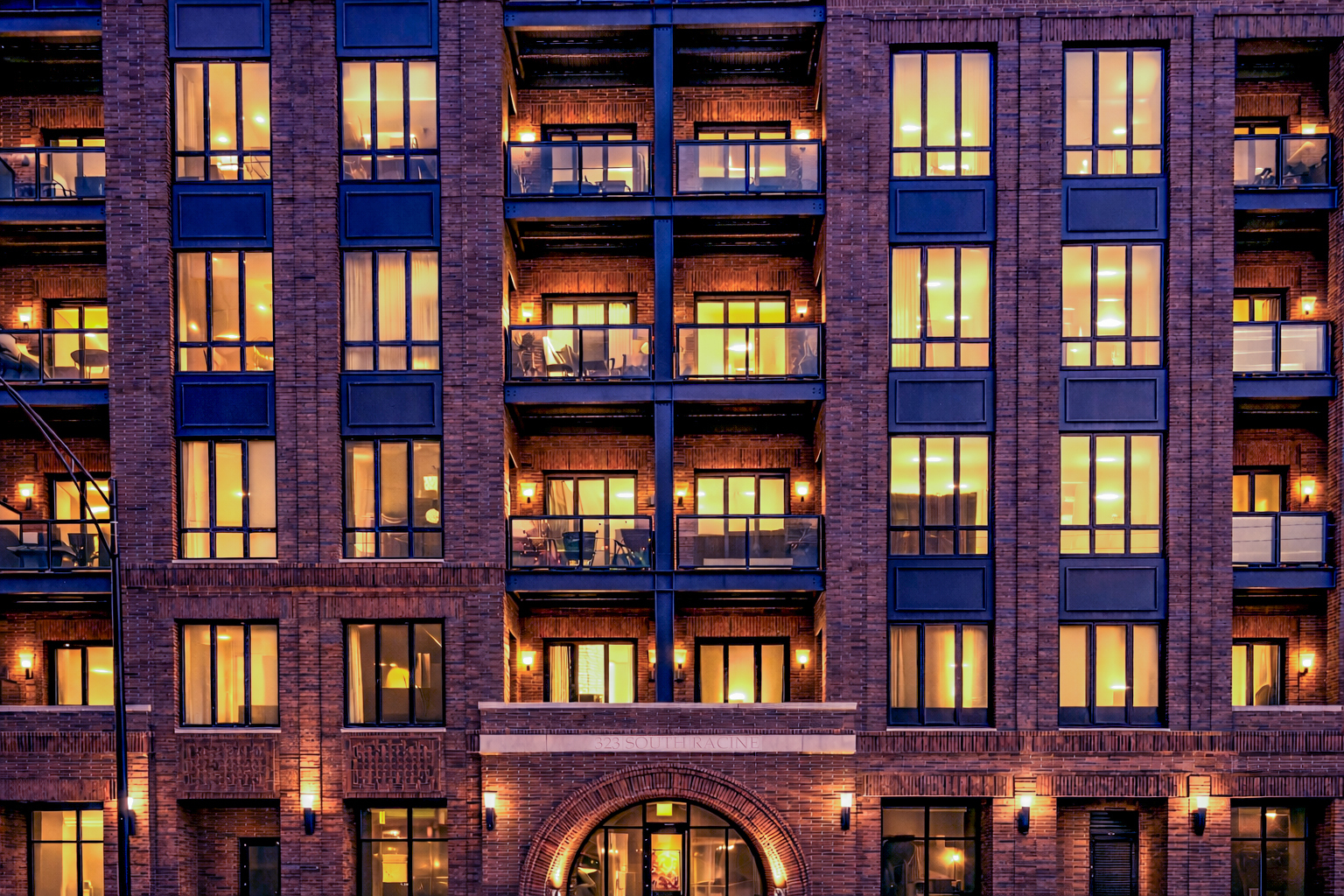 323 South Racine Avenue, Unit PHD Chicago, IL 60607 - Photo 4 of 47 a outdoor view of a brick building