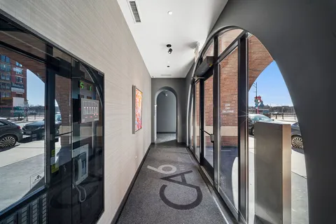 $2,000,000 | 323 South Racine Avenue, Unit PHD, Chicago, IL 60607