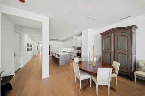 $2,000,000 | 323 South Racine Avenue, Unit PHD, Chicago, IL 60607