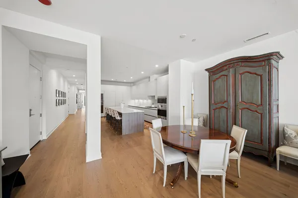 $2,000,000 | 323 South Racine Avenue, Unit PHD, Chicago, IL 60607
