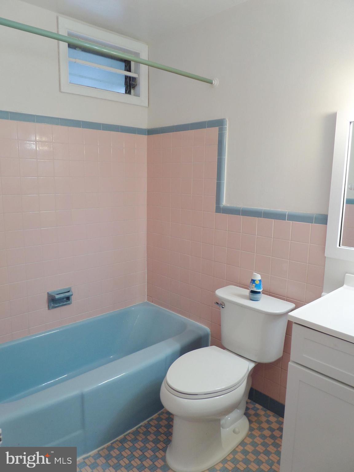 514 Laverock Road Glenside, PA 19038 - Photo 26 of 55 Hall Bath