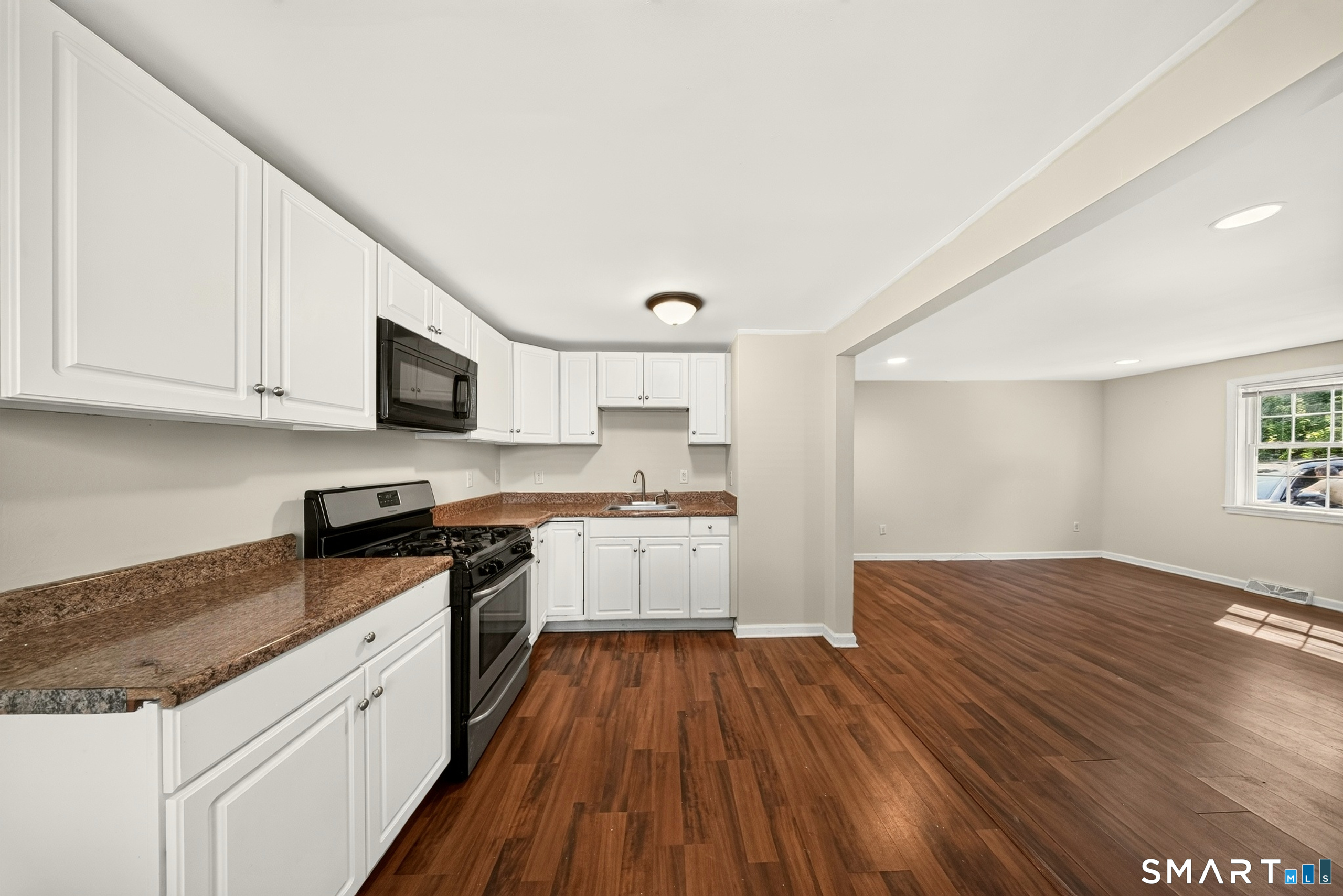 185 Forest Road West Haven, CT 06516 - Photo 6 of 37 Gallery Image 6