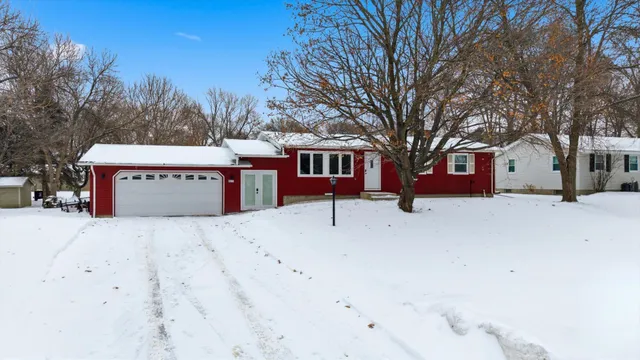 $279,900 | 6631 Elmwood Drive, Rockford, MN 55373