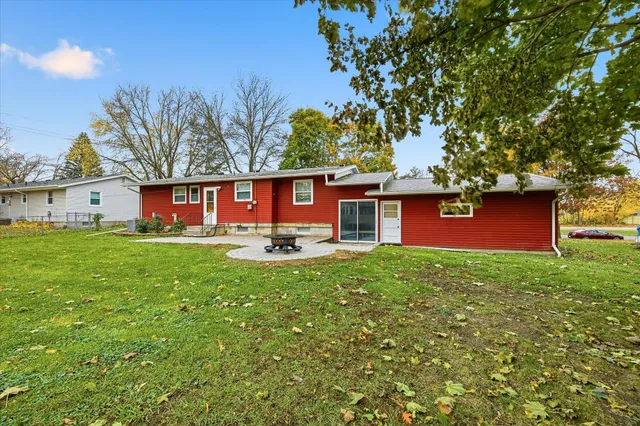 $279,900 | 6631 Elmwood Drive, Rockford, MN 55373