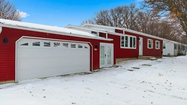 $279,900 | 6631 Elmwood Drive, Rockford, MN 55373