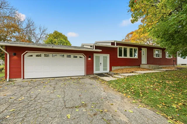 $279,900 | 6631 Elmwood Drive, Rockford, MN 55373