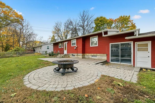 $279,900 | 6631 Elmwood Drive, Rockford, MN 55373