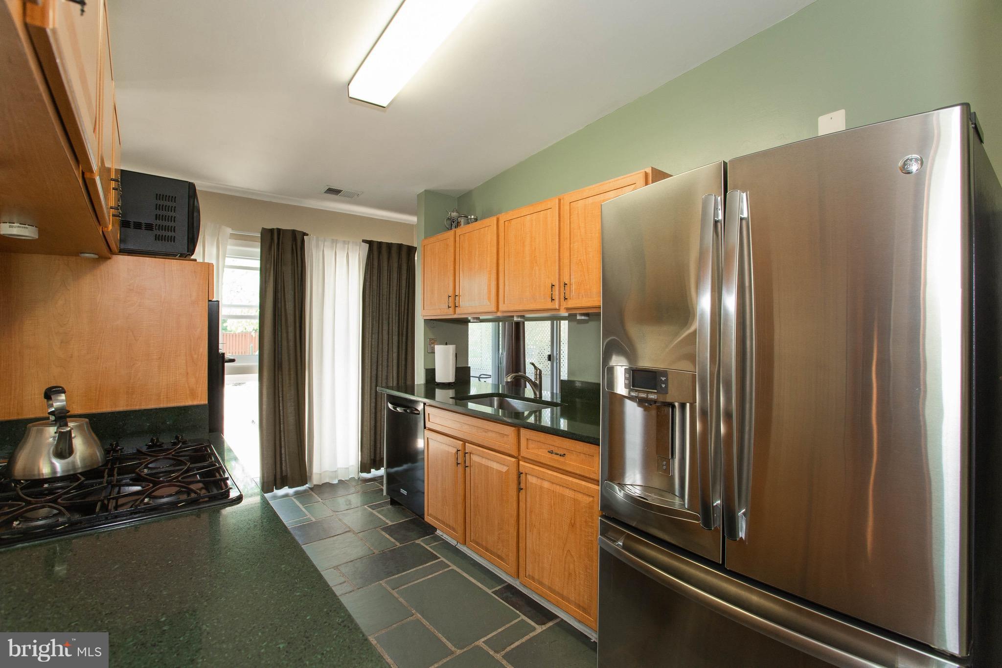 5121 West Penfield Road Columbia, MD 21045 - Photo 11 of 30 Kitchen