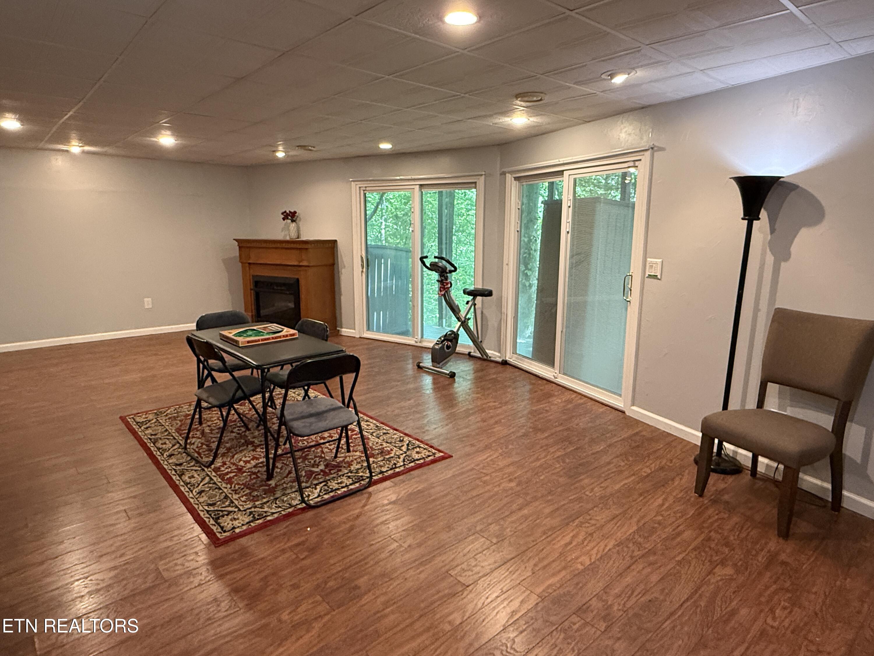 4039 Barb Hollow Road Walland, TN 37886 - Photo 28 of 46 Family room