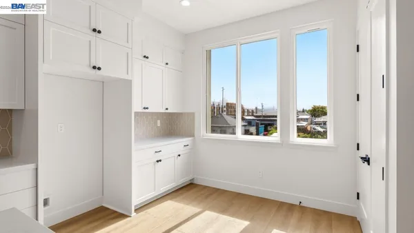 $1,200,596 | 1925 Grand Street, Alameda, CA 94501