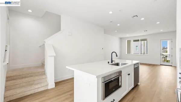 $1,200,596 | 1925 Grand Street, Alameda, CA 94501