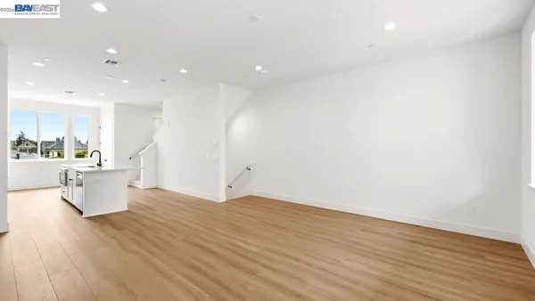 $1,200,596 | 1925 Grand Street, Alameda, CA 94501