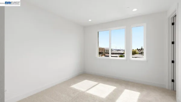 $1,200,596 | 1925 Grand Street, Alameda, CA 94501