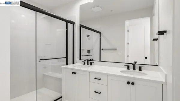 $1,200,596 | 1925 Grand Street, Alameda, CA 94501