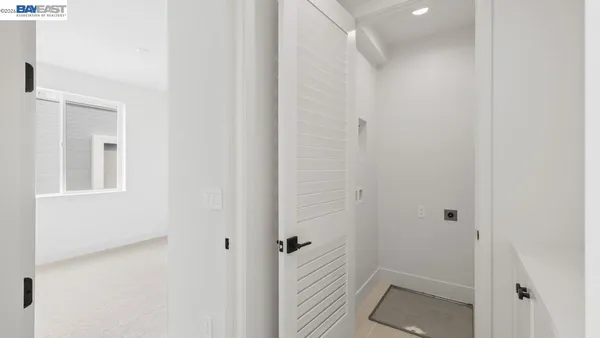 $1,200,596 | 1925 Grand Street, Alameda, CA 94501