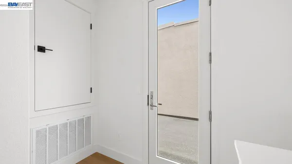 $1,200,596 | 1925 Grand Street, Alameda, CA 94501