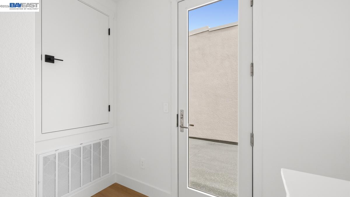 1925 Grand Street Alameda, CA 94501 - Photo 36 of 39 a view of a hallway