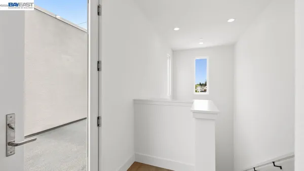 $1,200,596 | 1925 Grand Street, Alameda, CA 94501