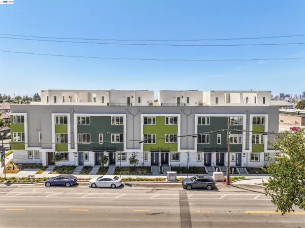 $1,200,596 | 1925 Grand Street, Alameda, CA 94501