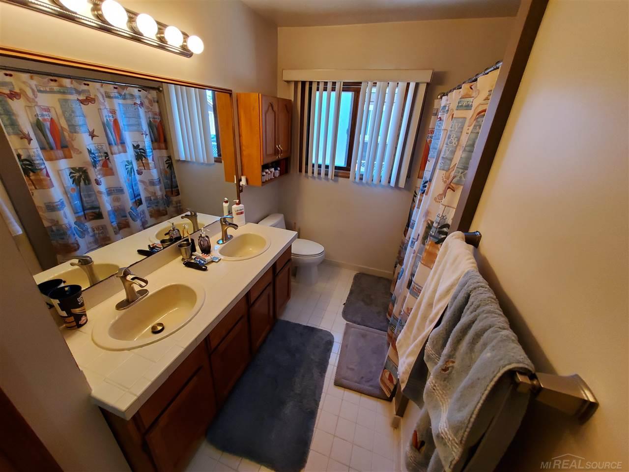 49441 Fuller Road New Baltimore, MI 48051 - Photo 14 of 18 50080038-15.JPG