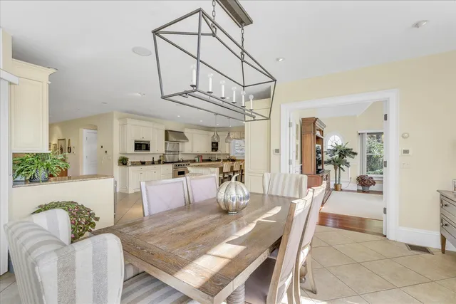 $2,395,000 | 220 Dun Robin Road, Mashpee, MA 02649