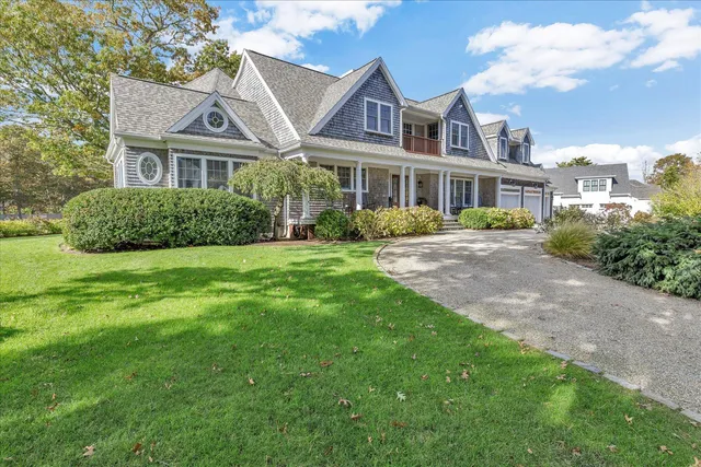 $2,395,000 | 220 Dun Robin Road, Mashpee, MA 02649