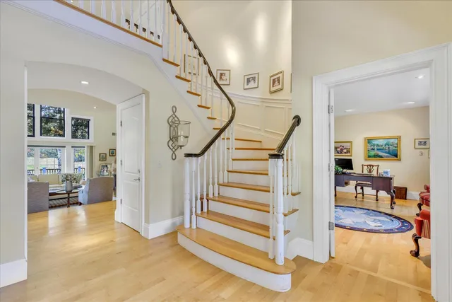 $2,395,000 | 220 Dun Robin Road, Mashpee, MA 02649