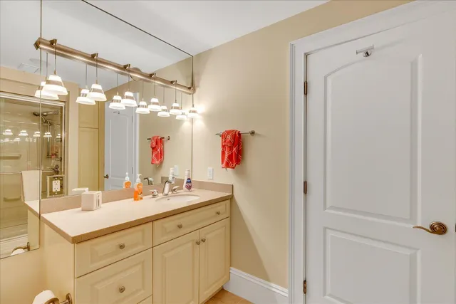 $2,395,000 | 220 Dun Robin Road, Mashpee, MA 02649