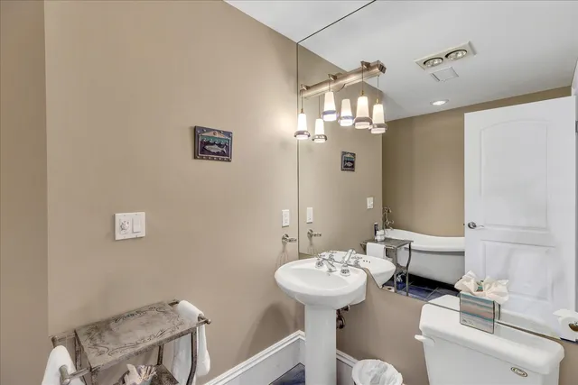 $2,395,000 | 220 Dun Robin Road, Mashpee, MA 02649