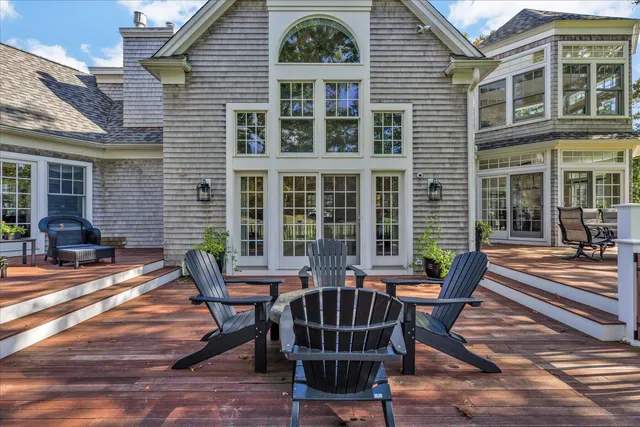 $2,395,000 | 220 Dun Robin Road, Mashpee, MA 02649