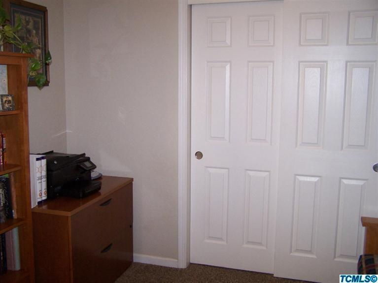 35604 Ennis Road Squaw Valley, CA 93675 - Photo 17 of 33 East bedroom/office