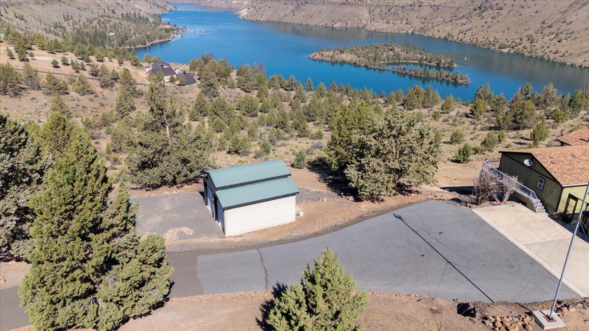 11182 Southwest Dynamite Lane Culver, OR 97734 - Photo 57 of 70 a view of a city