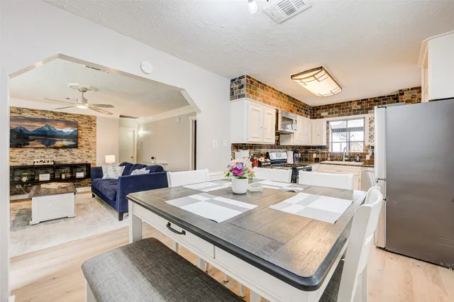 $2,495 | 1207 Archer Street, Houston, TX 77009