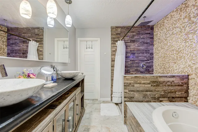 $2,495 | 1207 Archer Street, Houston, TX 77009