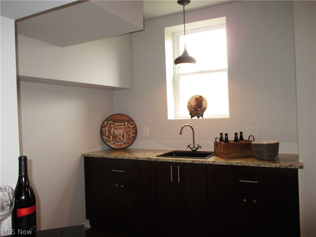 37305 Bainbridge Road Solon, OH 44139 - Photo 29 of 34 Grab a snack or entertain with ease - it's all right here!!