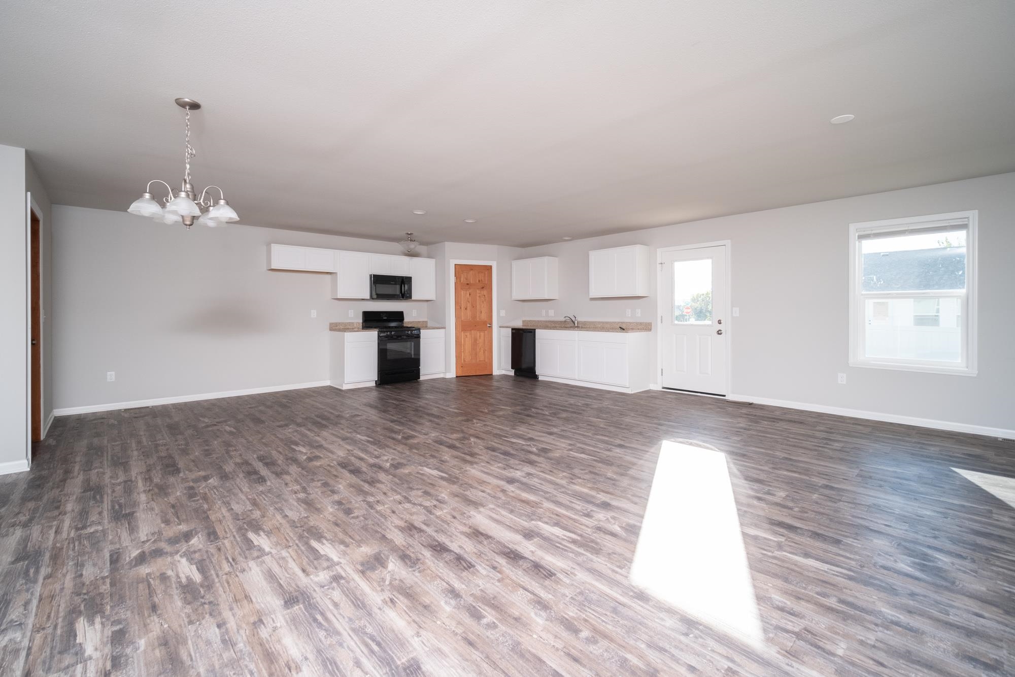 748 Foley Road Belvidere, IL 61008 - Photo 3 of 21 Gallery Image 3