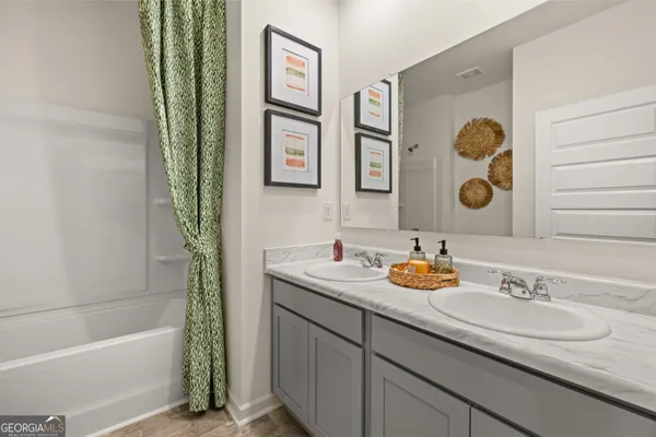 a view of a workspace with furniture