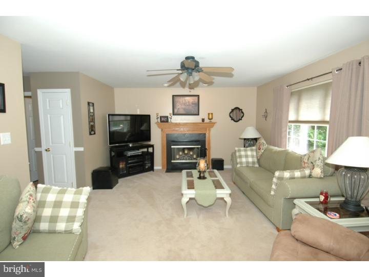 820 Wrightstown Road Columbus, NJ 08022 - Photo 4 of 23 Family Room