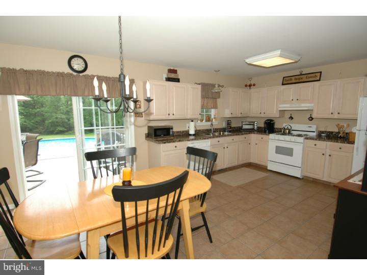 820 Wrightstown Road Columbus, NJ 08022 - Photo 7 of 23 Kitchen