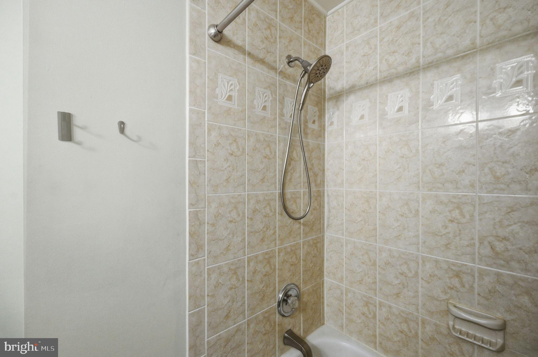 20 Raspberry Lane Stafford, VA 22554 - Photo 18 of 34 Upper level hall bath