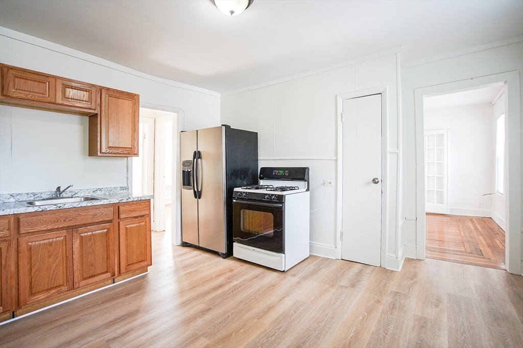 11-13 Newman Street, Unit 3 Springfield, MA 01105 - Photo 2 of 17